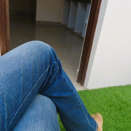 Yellow Homestay - Modern 2Bhk Ac Stay جبلبور المظهر الخارجي الصورة